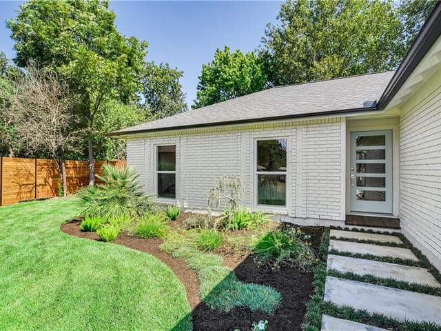 4504 W Village Ct