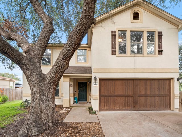 4504 Woodstock DR