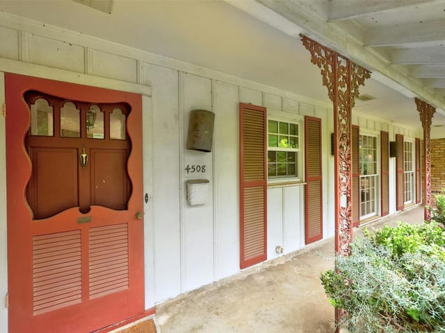 4508 Edgemont Dr