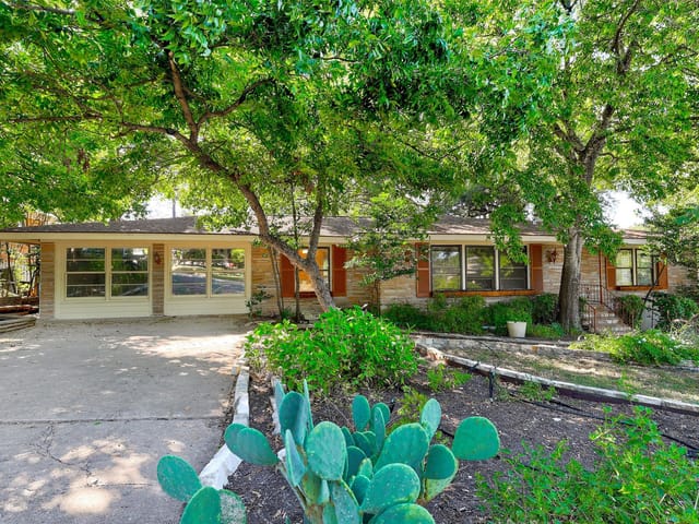4509 Edgemont Dr