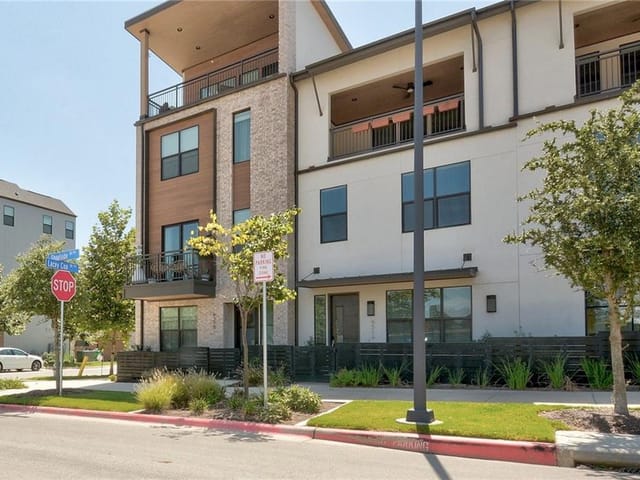 4514 Freedom Dr Unit #215