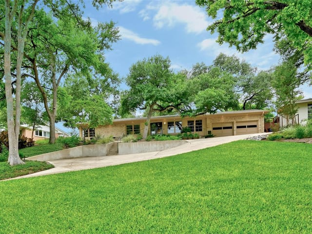 4516 Balcones Dr