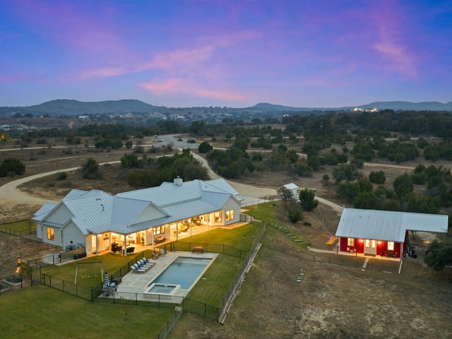 452 Southwick Ranch Rd