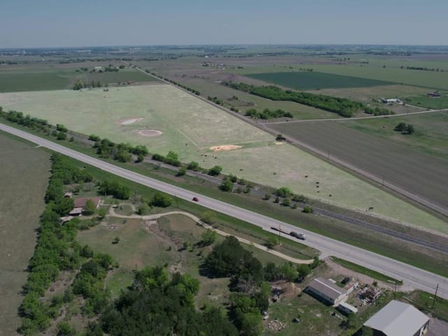 452 Tx Highway 95 Rds
