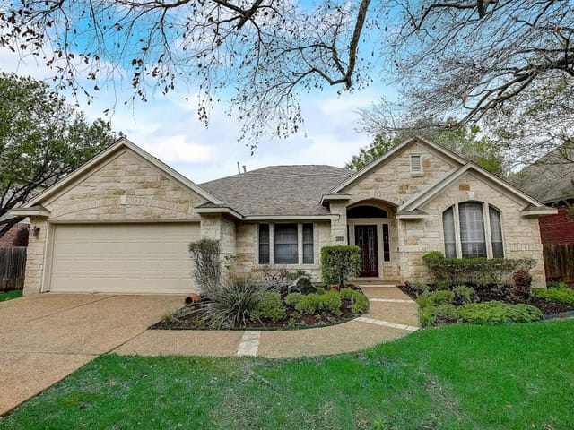 4520 Eagle Feather Dr