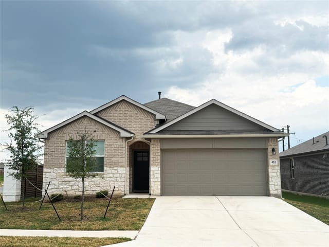453 Apache Plum Dr