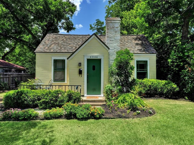 4540 Duval St