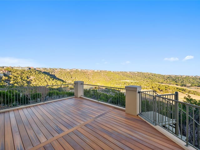 4549 Golf Vista DR