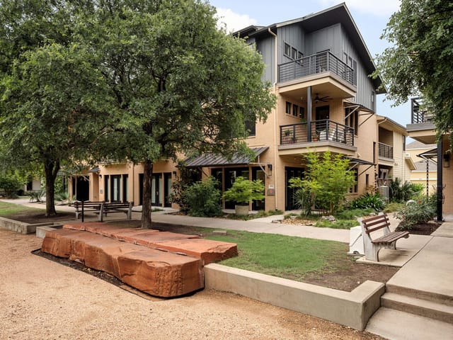 View 4552 Page ST in Mueller Sec Vi Sub 4552 Page ST - front exterior - Luxury home in Mueller Sec Vi Sub, Austin, TX