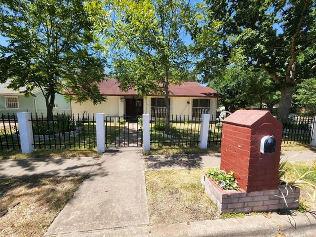 4601 Cedargrove Dr