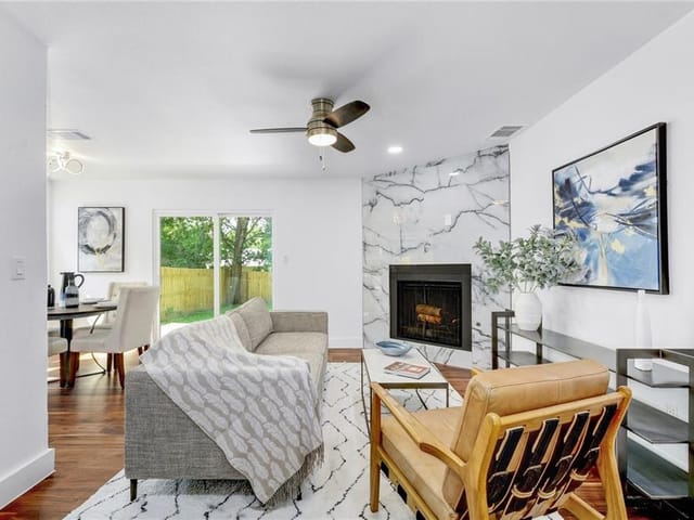 4601 E Village Ct