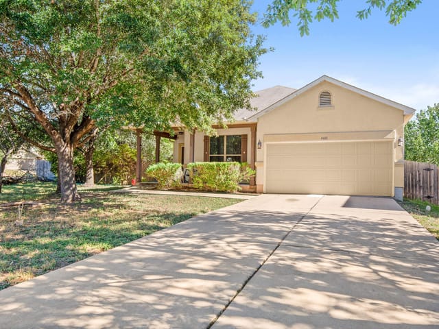 4601 Lyra Cir
