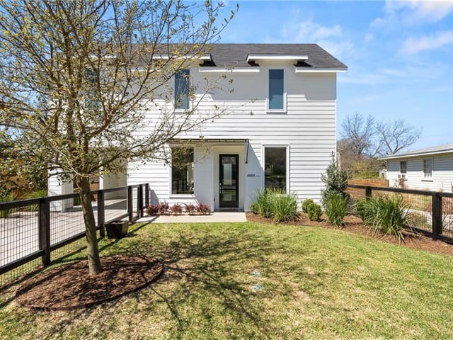 4604 BANISTER Ln Unit #A
