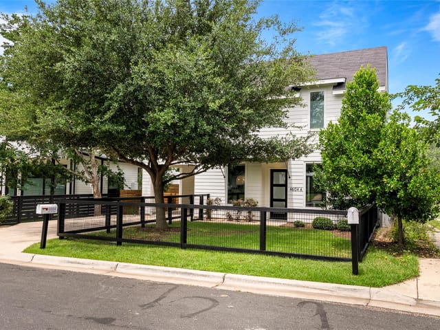 4604 Banister LN Unit #A