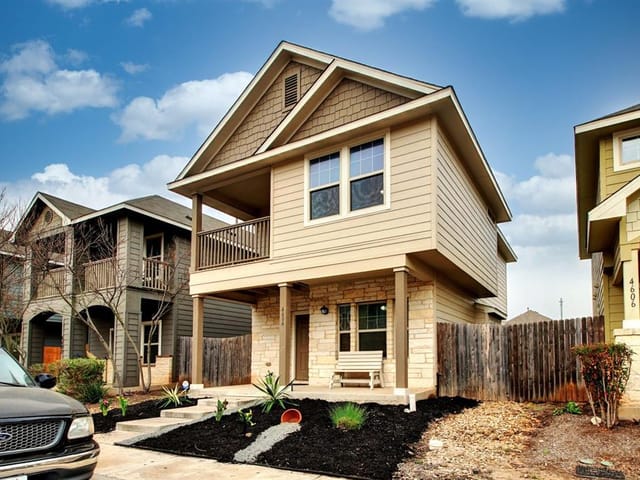 4604 Esper Ln