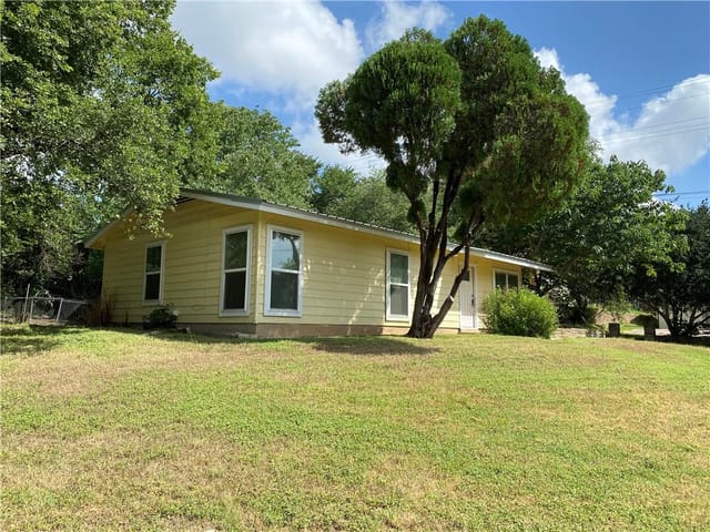4604 Goliad Ln