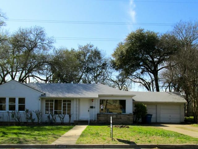 4604 Highland Ter