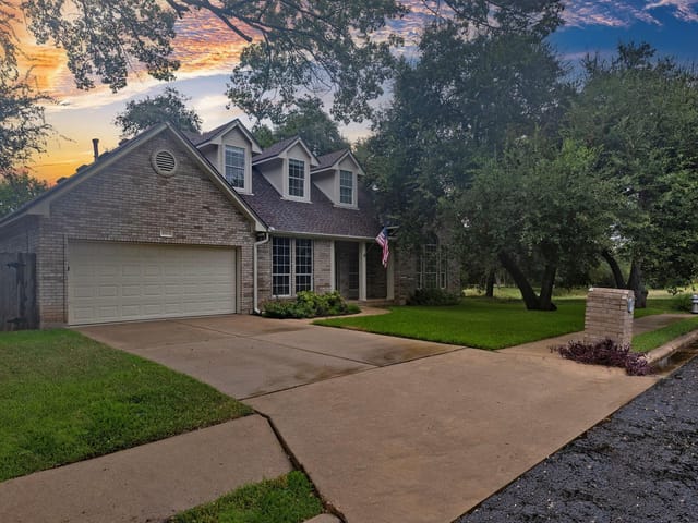 4604 Whispering Valley Dr