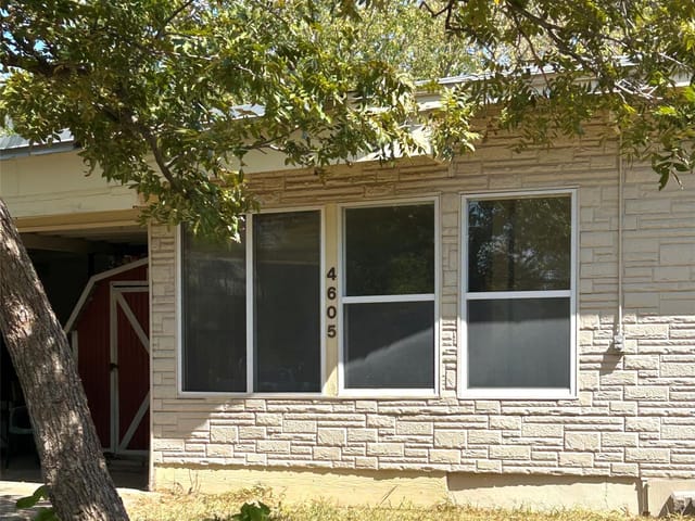 4605 Hank Ave