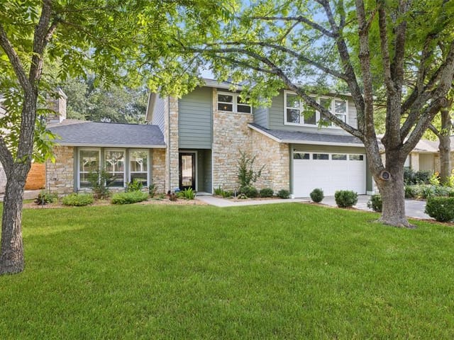 4605 Whispering Valley Dr