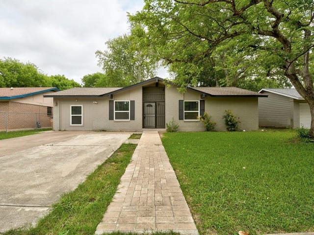 4606 Brassiewood Dr