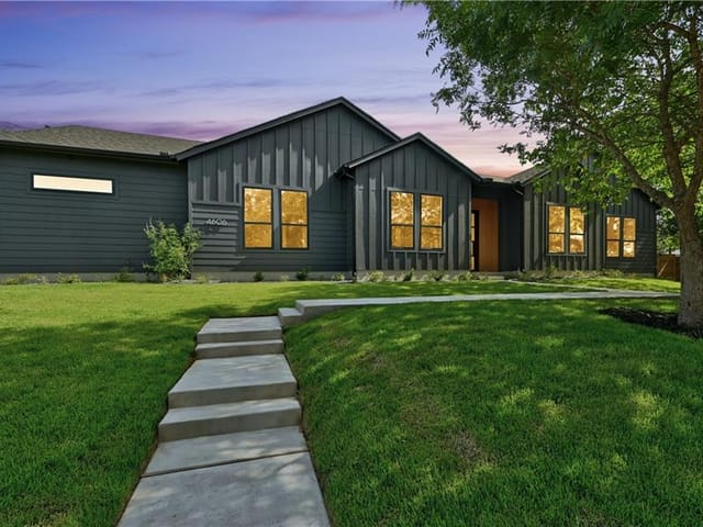 4606 Goliad Ln