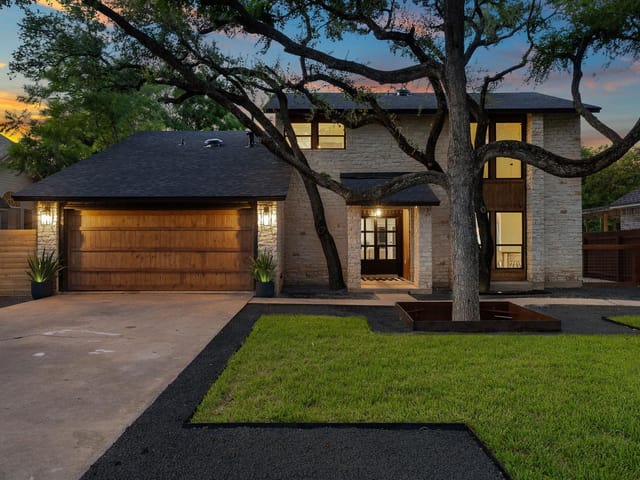 4606 Whispering Valley Dr