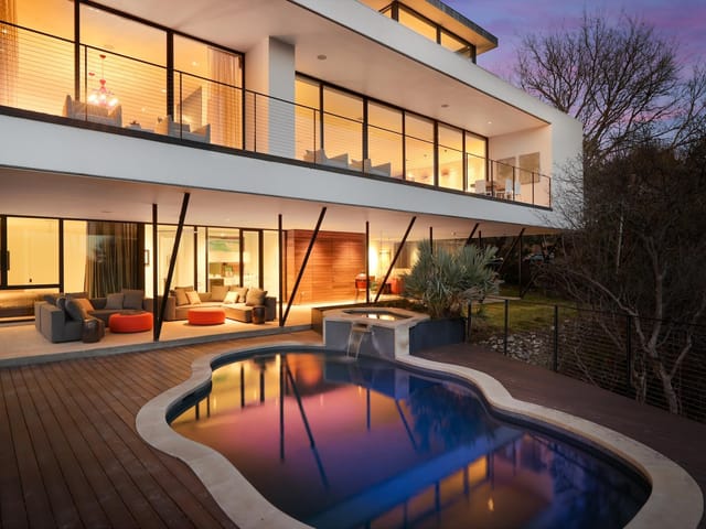 4607 Laurel Canyon DR