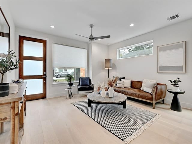 4607 Santa Anna St Unit #1