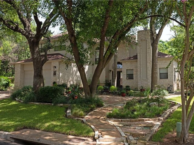 4608 Palisade Dr