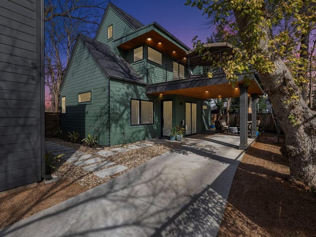 4610 Lyons Rd Unit #2 & 3