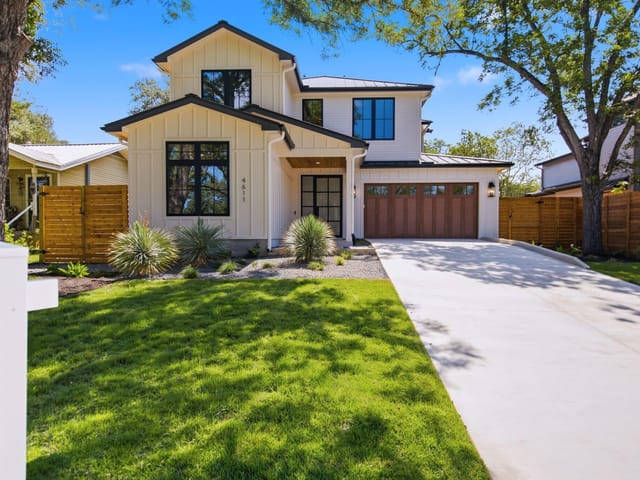 4611 Banister LN