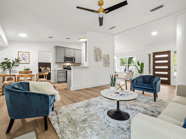 4611 Galapagos Dr