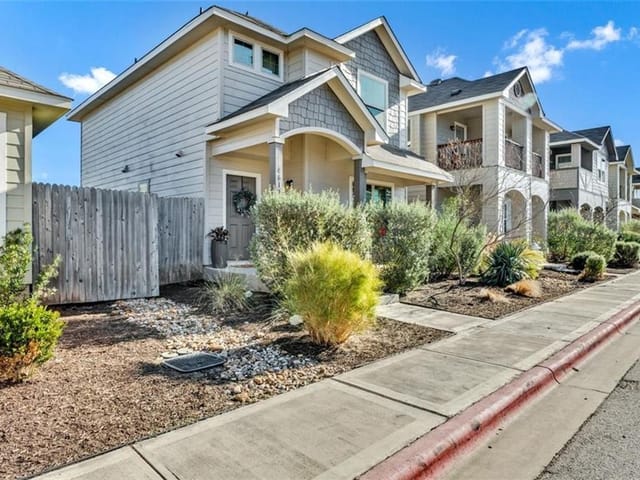 4611 Graceful Ln