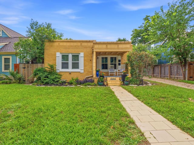 4611 Rosedale Ave - front exterior - Luxury home in Rosedale, Austin, TX