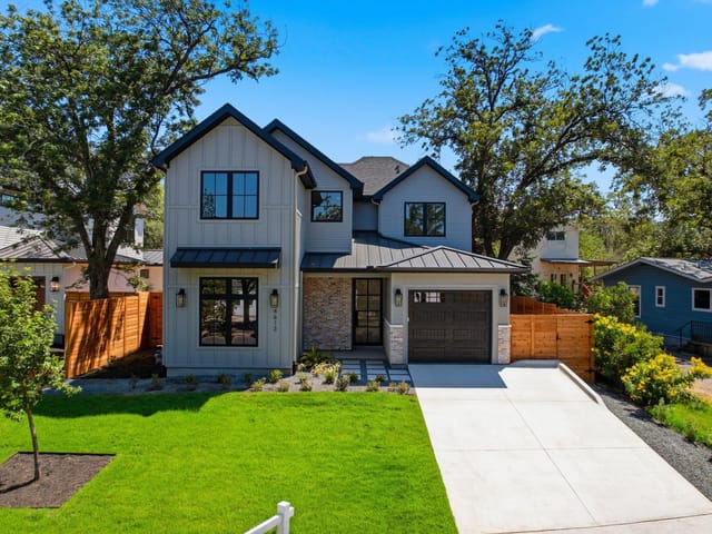 4613 Banister LN