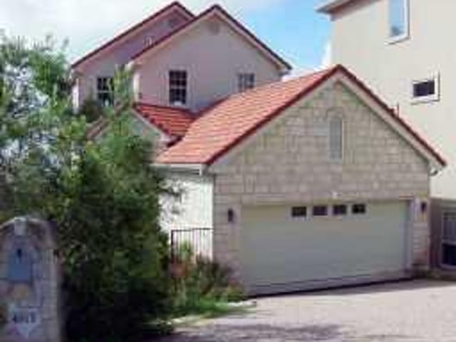 4613 TWIN VALLEY Cres