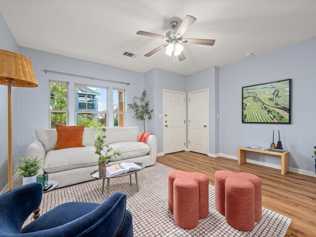 4616 Esper LN Unit #338