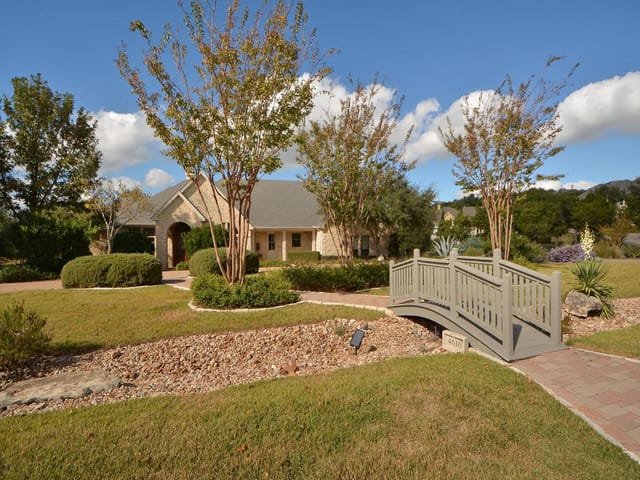 4616 High Gate Dr