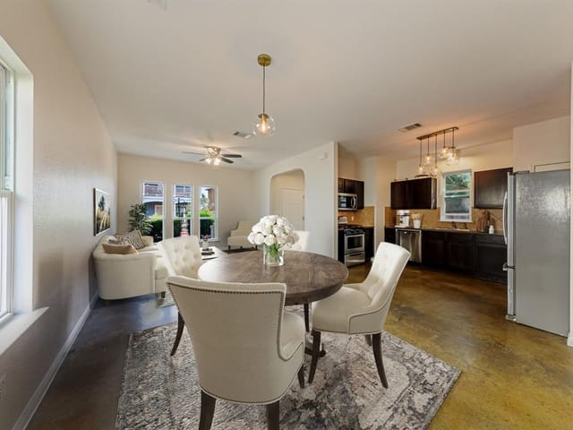 4616 Senda Ln
