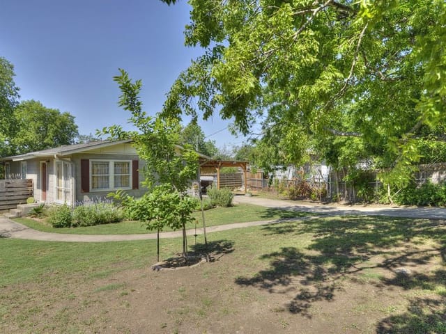 4617 Goliad