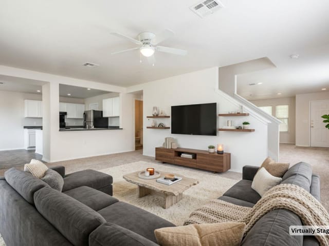 4618 Lyra CIR