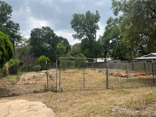 4621 Menchaca RD