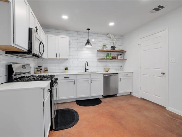 4626 Credo Ln
