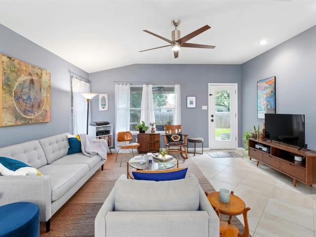 4628 Hoffman Dr