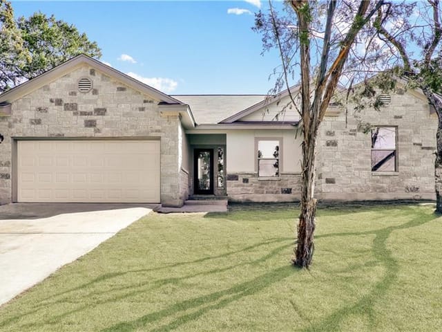 466 Eastview DR
