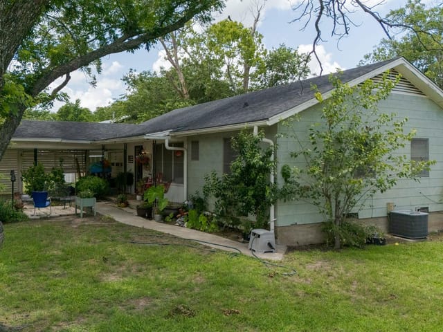 47 Sue Ann Dr