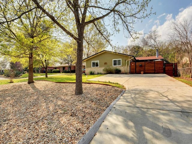 4700 Finley Dr