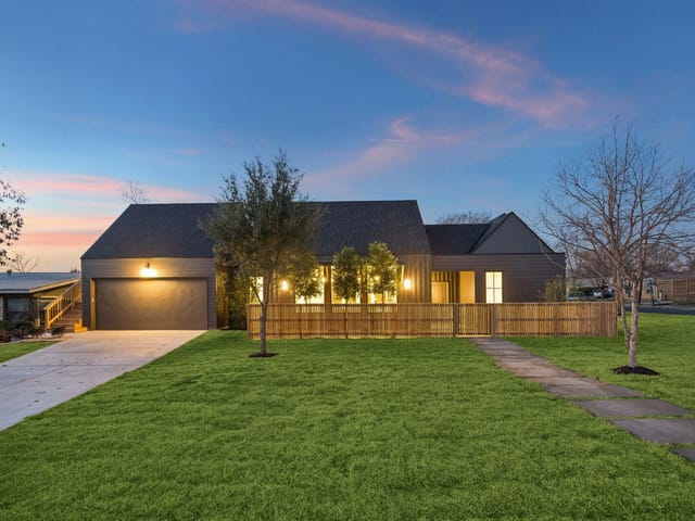 4700 Philco Dr