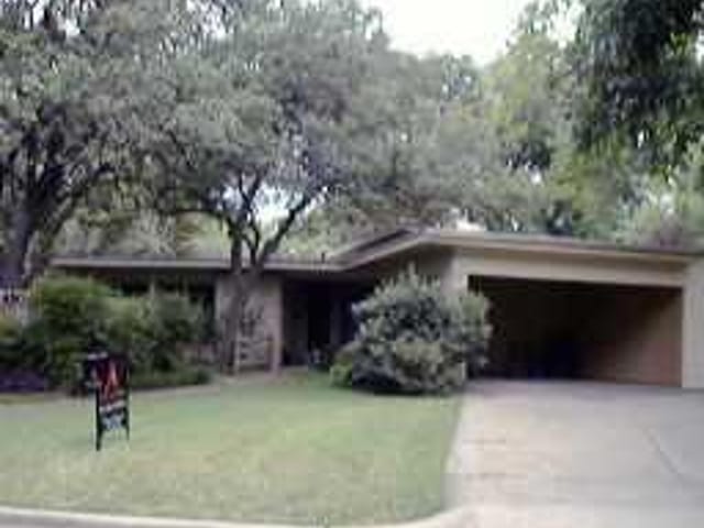 4700 STRASS DR
